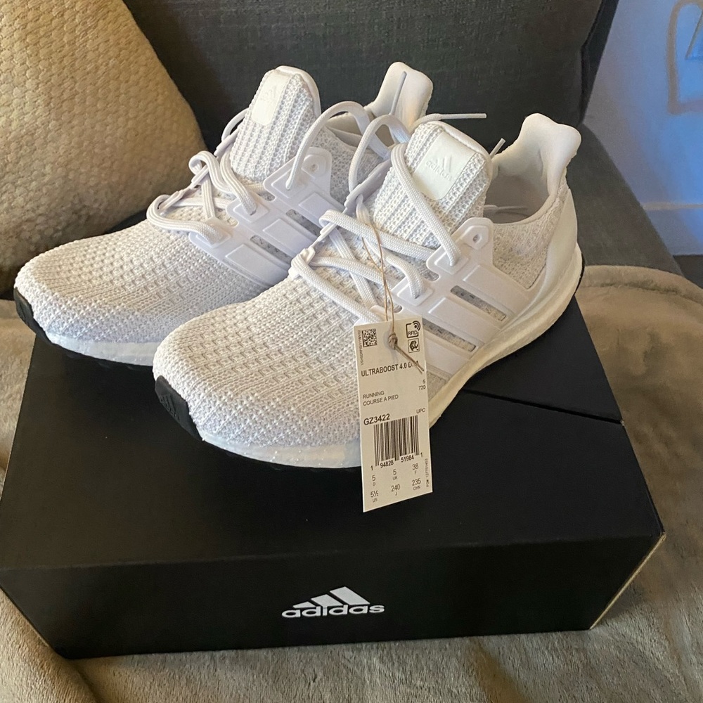 Women Ultra boost all white